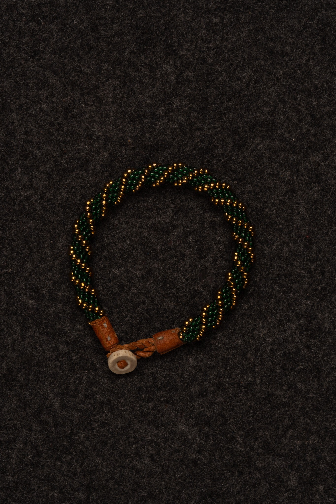 Armband Pärlvirkat