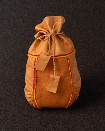 Gáffeseahkka/Kaffepåse Renskinn