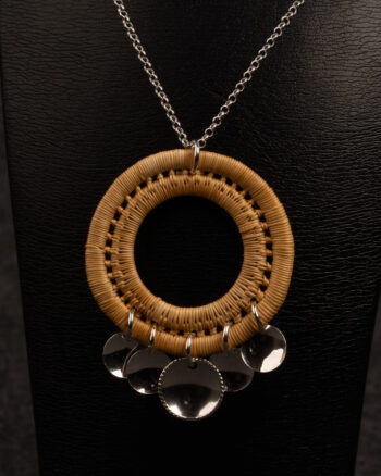 Ceabetbáddi/Halsband Rotslöjd Silver